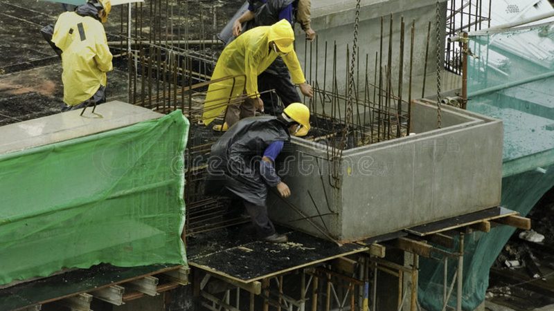 选择建筑资质代办公司时，首先要关注其专业能力。专业的资质代办公司应具备以下特点：